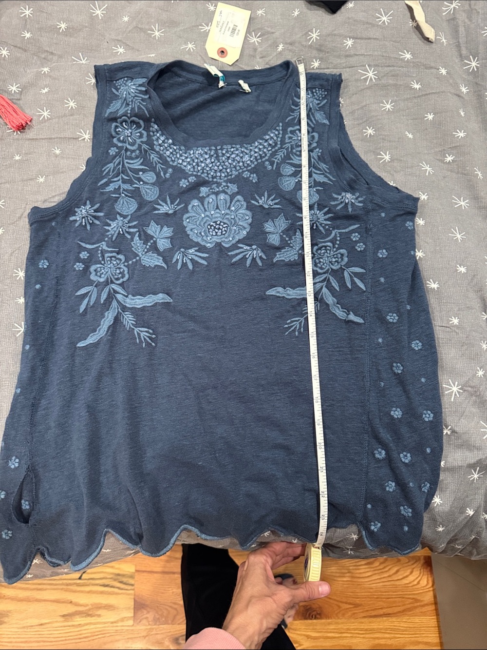 Embroidered Sleeveless Tank Top - Picture 10 of 10